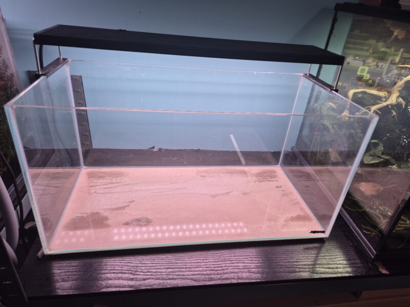 Cuve nue aquarium et rampe led aquarium chihiros wrgb2 pro