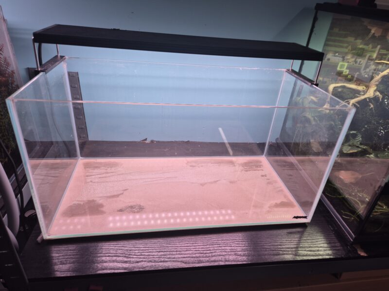 Cuve nue aquarium et rampe led aquarium chihiros wrgb2 pro