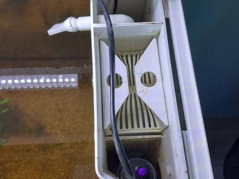 Aquarium zoolux iseo 100 litre tout équipé avec meuble et accessoires