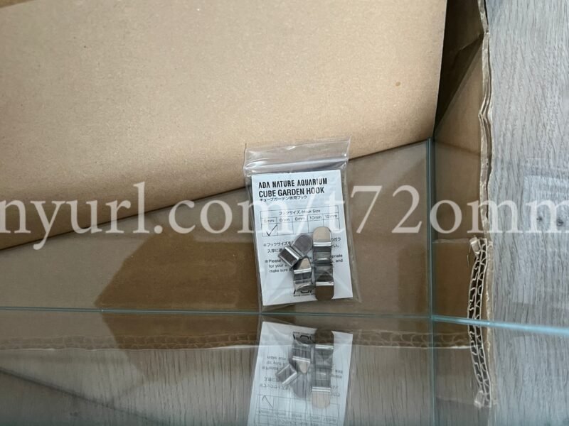 1 aquarium ADA Cube Garden Mini-M 20 litres 36x22x26cm épaisseur du verre 5mm avec couvercle en verre