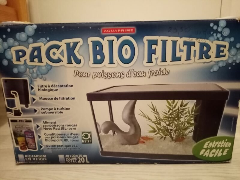 Aquarium 20L avec pompe filtrante