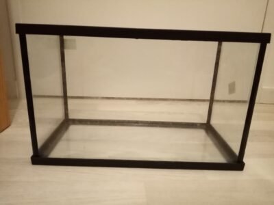 Aquarium 20L avec pompe filtrante