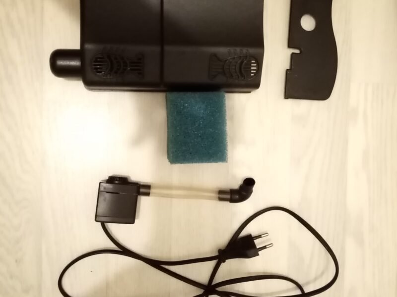 Aquarium 20L avec pompe filtrante