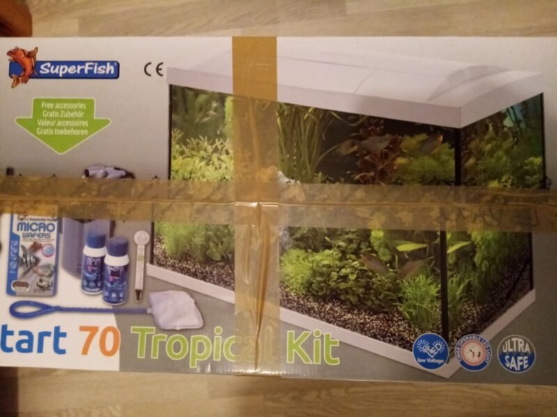 Aquarium 70L avec pompe, lumière, chauffage