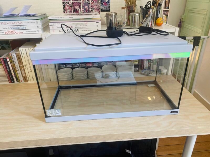 Aquarium 10L / 60L / 120L et Meuble pour 120L (achat seul ou en lot) Prix du lot : 150€