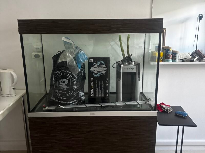 AQUARIUM DE 300 L, FULL ÉQUIPÉ AVEC CUVE, PERCÉE PLUS MEUBLES